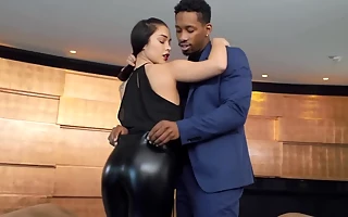 Black porn warrior takes brunette's pants off to penetrates tushy