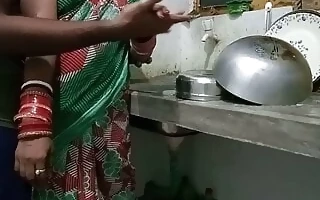 Kitchen Me Kaam Kar Rhi Saali Ko Jabardasti Choda Bedroom Me